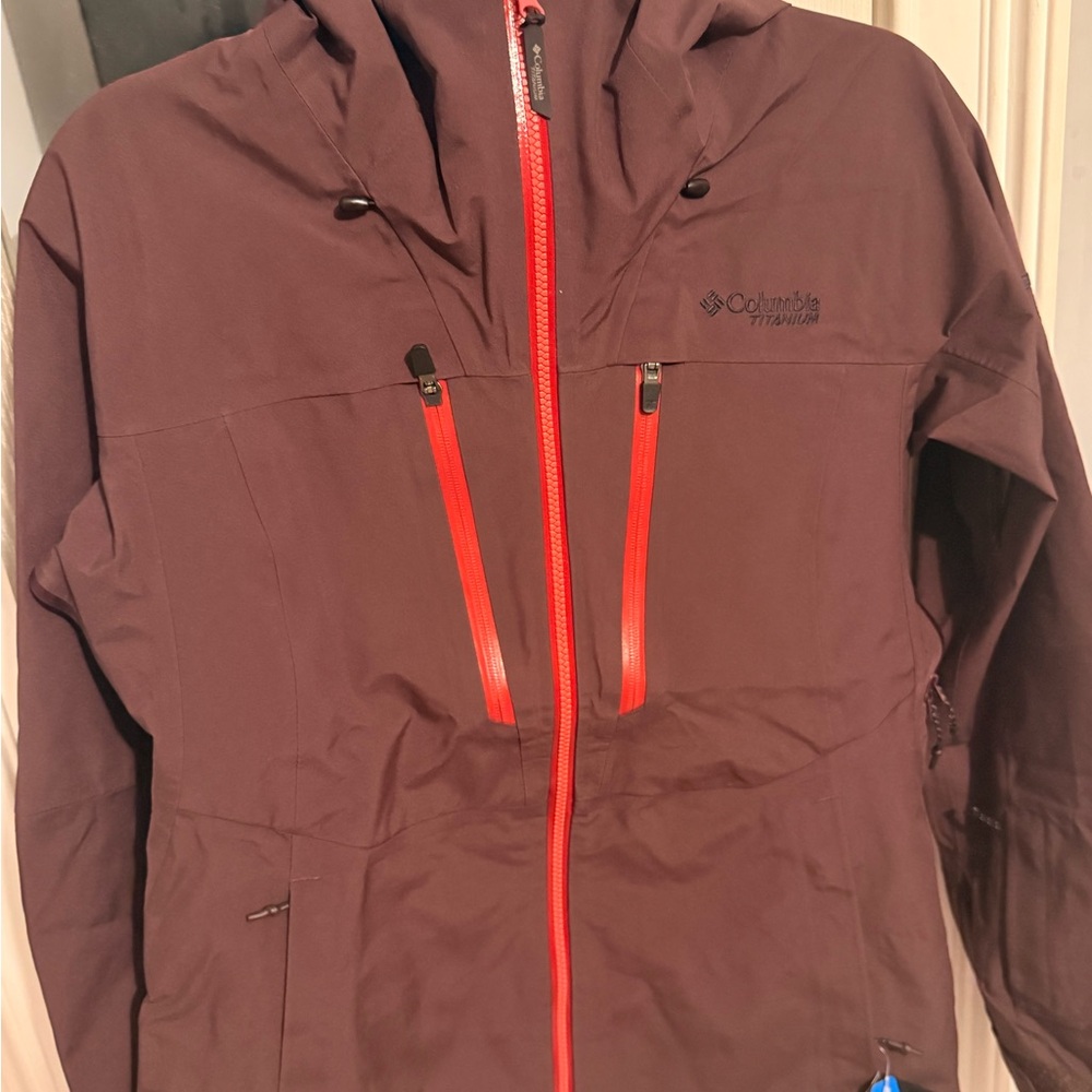 Columbia Titanium Women’s Waterproof Shell Jacket – Size M – NWT ($300 MSRP)